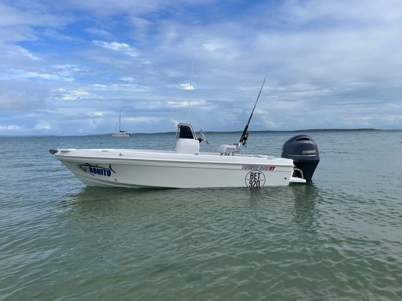 560 Centre Console & Tiller